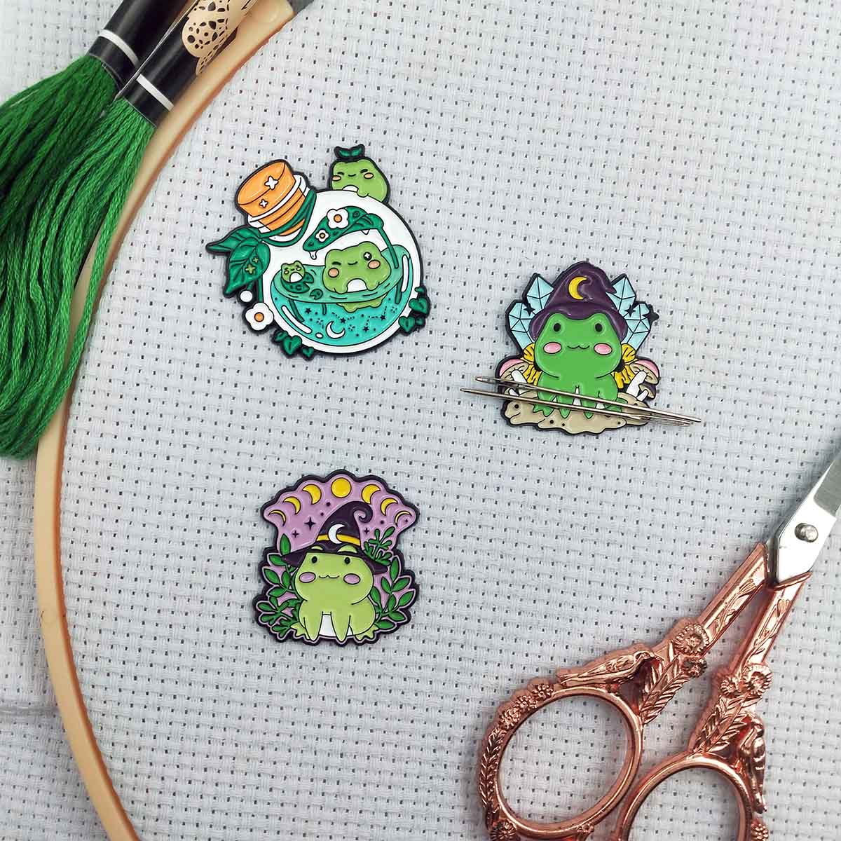 Embroidery Hoop Square - 자석 개구리 바늘꽂이, 귀여운 동물 바늘
